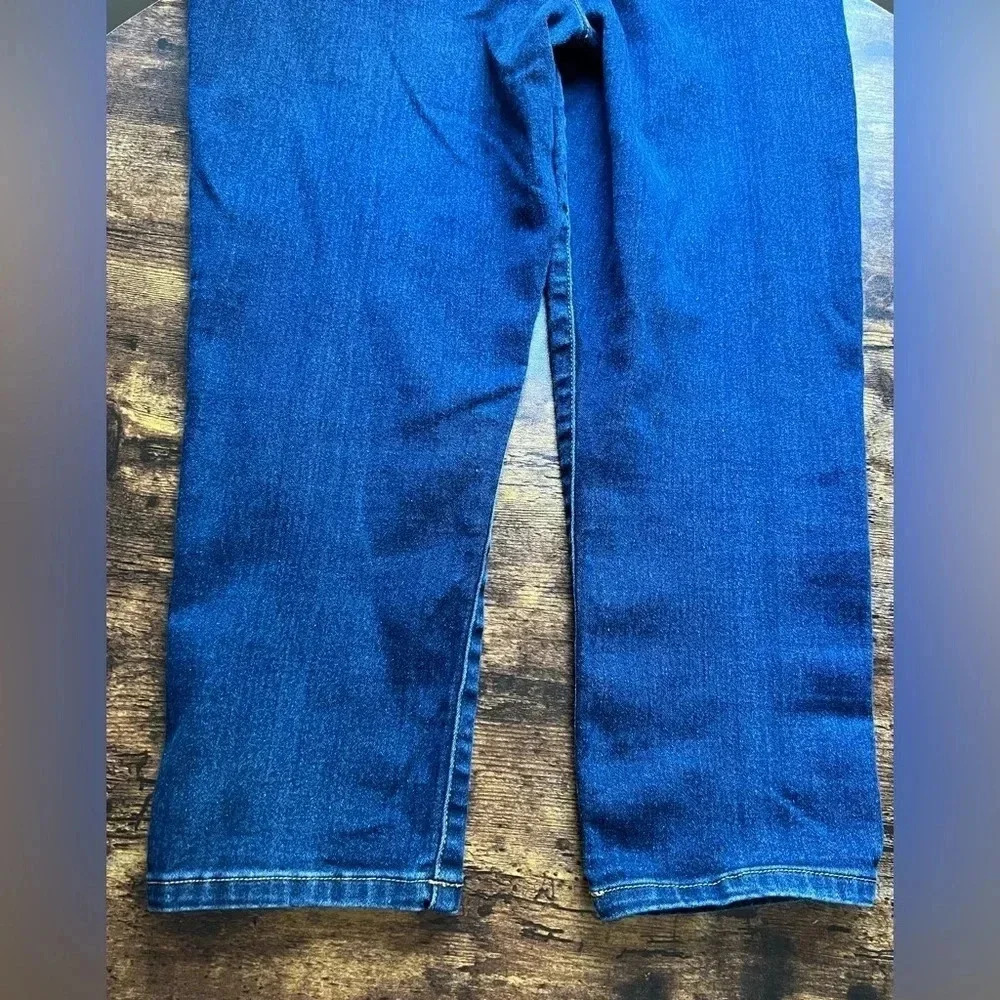 Michael Kors | woman’s denim Capri/cropped pants. Size: 8. - Picture 11 of 14
